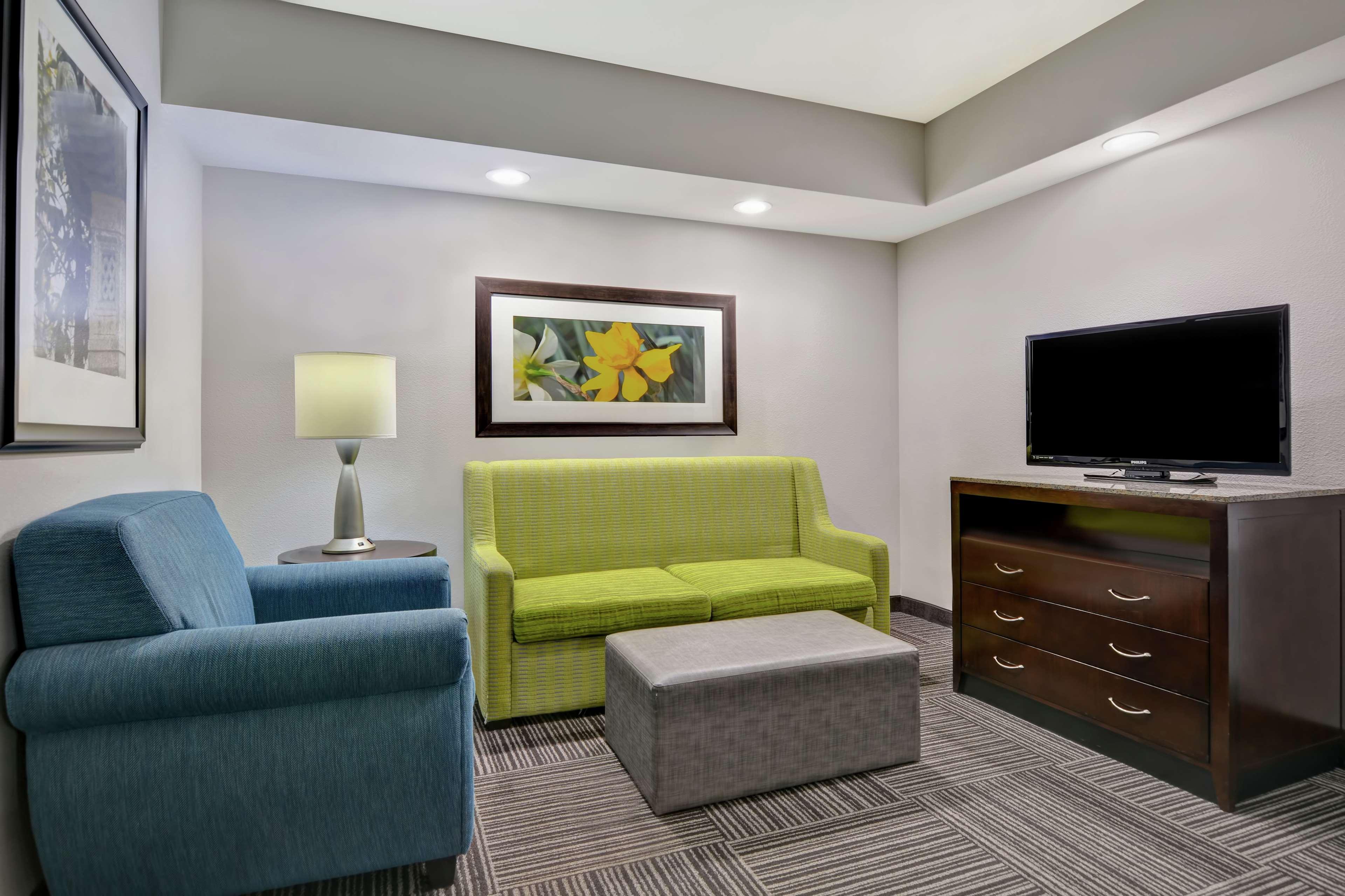 Hilton Garden Inn And Fayetteville Convention Center Exterior foto