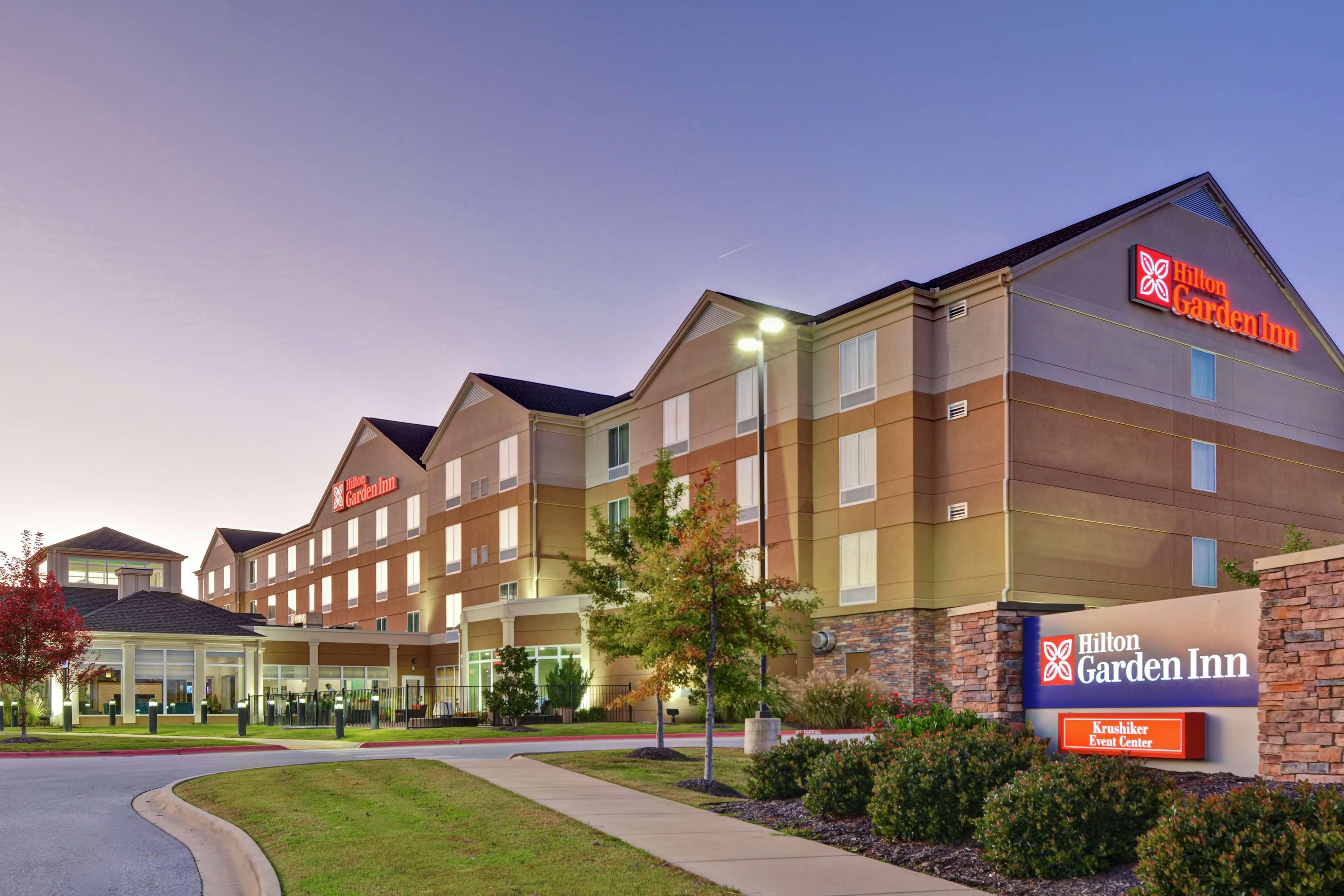 Hilton Garden Inn And Fayetteville Convention Center Exterior foto